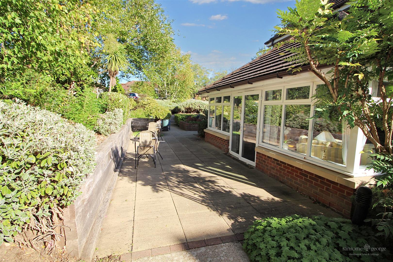Bath Road, Calcot, Reading